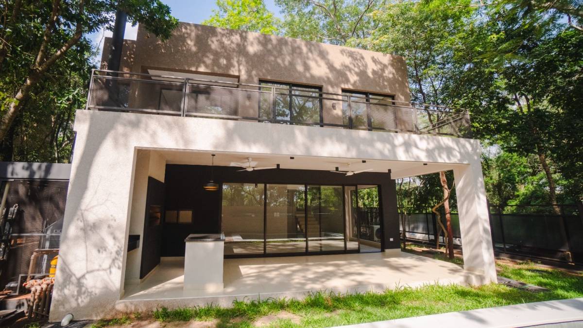 Vendo casa a estrenar en San Bernardino cerca de Petrobras Av. Kennedy — foto 1