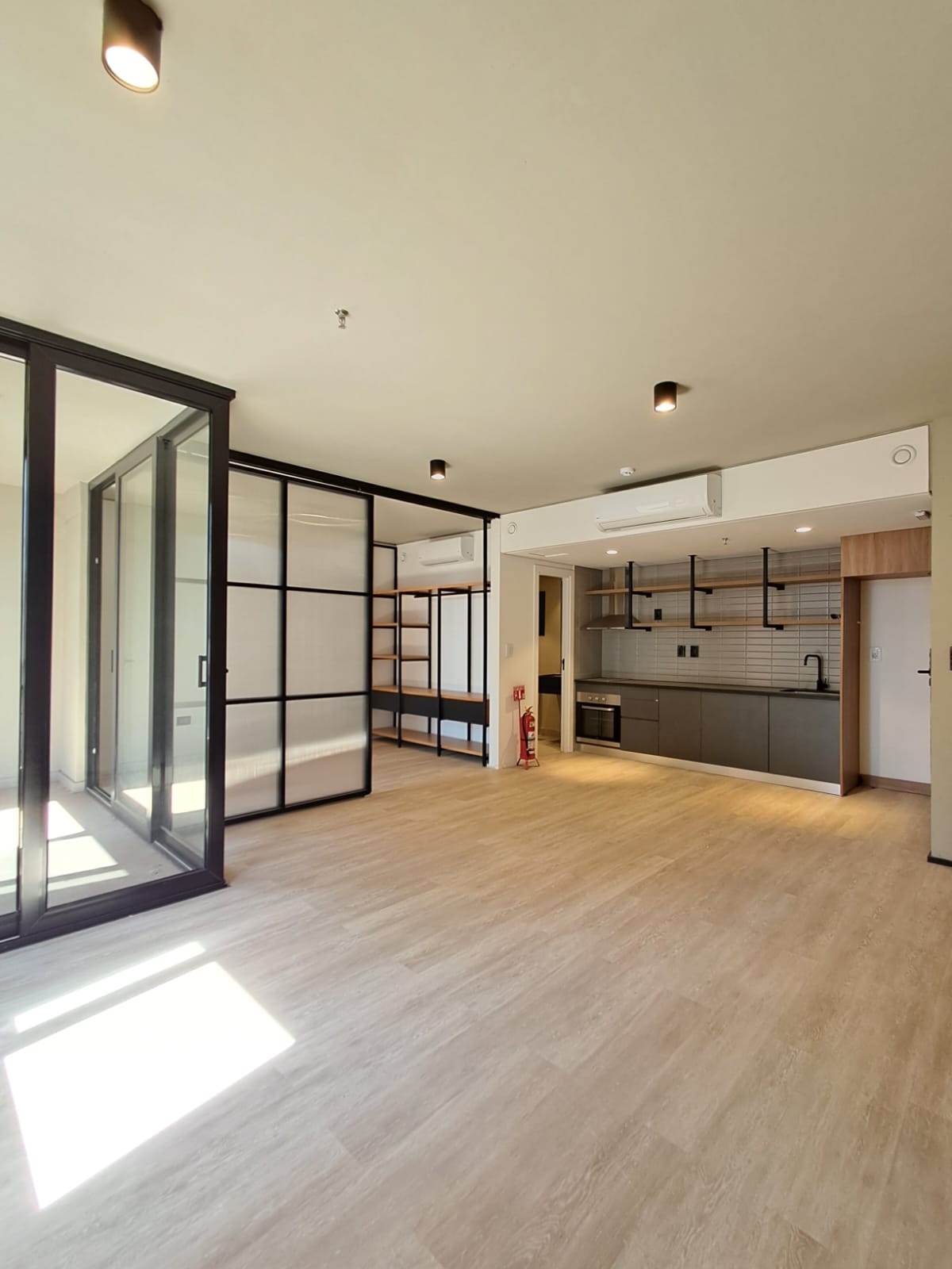 Alquilo Departamento de 1 dormitorio con cochera en Las Mercedes – Gs. 3.900.000 — foto 1