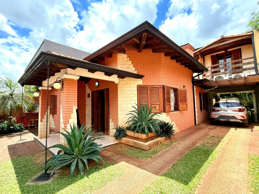 Casa en venta en Fernando de la Mora — Foto 1