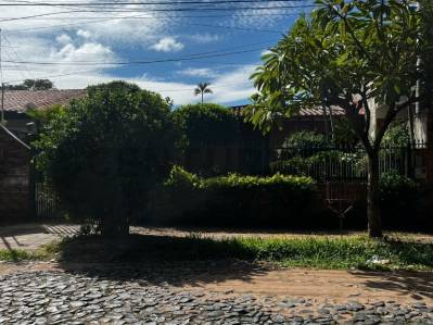 En venta – Casa tipo chalet en B Virgen del Huerto,  frente a Plaza Acosta Ñu — foto 1