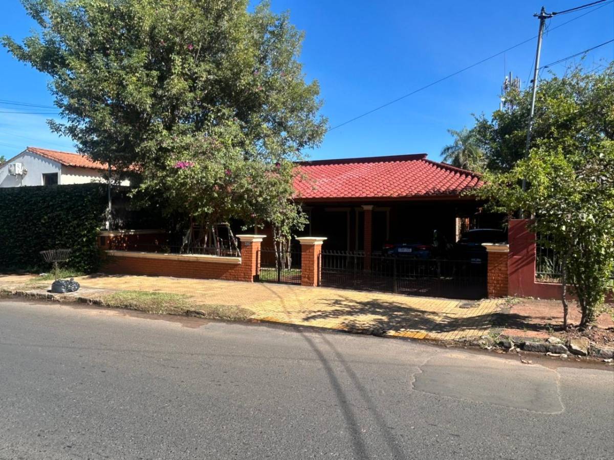 Casa 3 dorm. en terreno de 437 m² | Los Laureles — photo 1