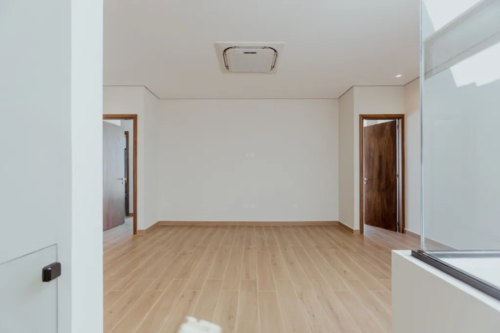 VENDO CASA MODERNA EN BO. MBURUCUYA — foto 1