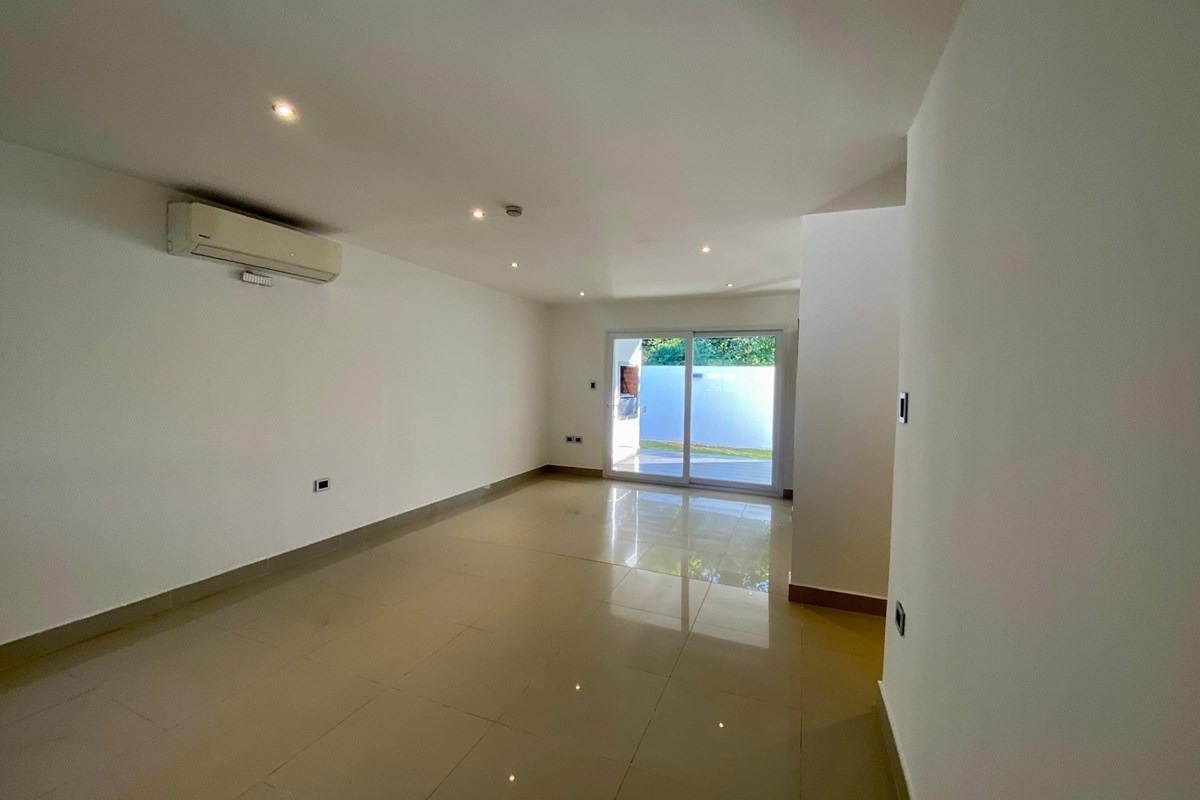 CASA EN VENTA - CUARTO BARRIO - LUQUE — foto 1