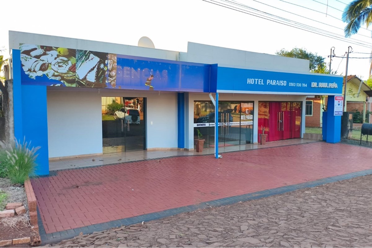 ¡Oportunidad de Inversión excepcional en el corazón de Alto Paraná! Presentamos este hotel en venta, una propiedad comer — foto 1