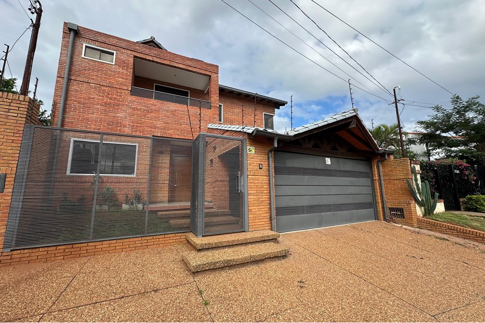 🏡 VENDO RESIDENCIA EN LAMBARÉ BARRIO VALLE APUA — foto 1