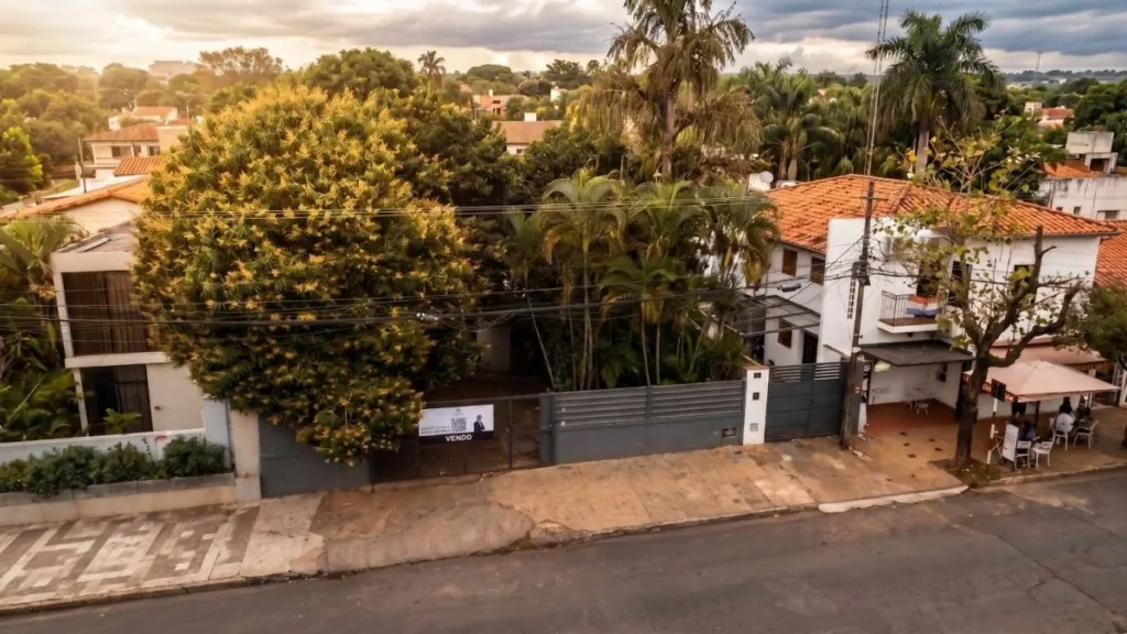 VENDO TERRENO EN YCUA SATI — CASA A DEMOLER — foto 1