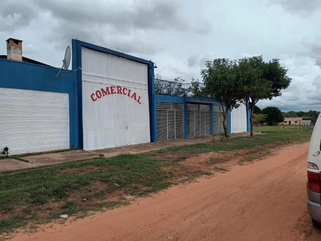 Vendo tinglado industrial en Bella Vista Norte – 2.100 m² de terreno — foto 1