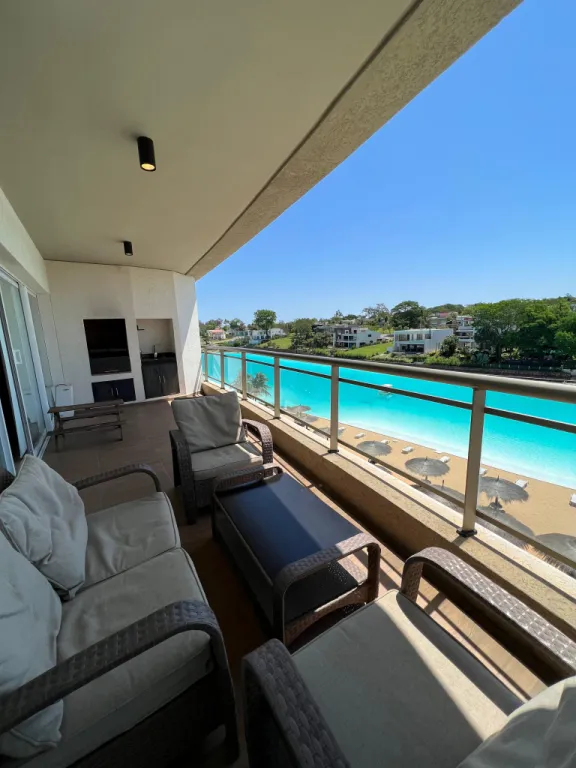 VENDO DEPARTAMENTO DE 3 DORM. + 1 DORM. DE SERVICIO EN AQUA VILLAGE — foto 1