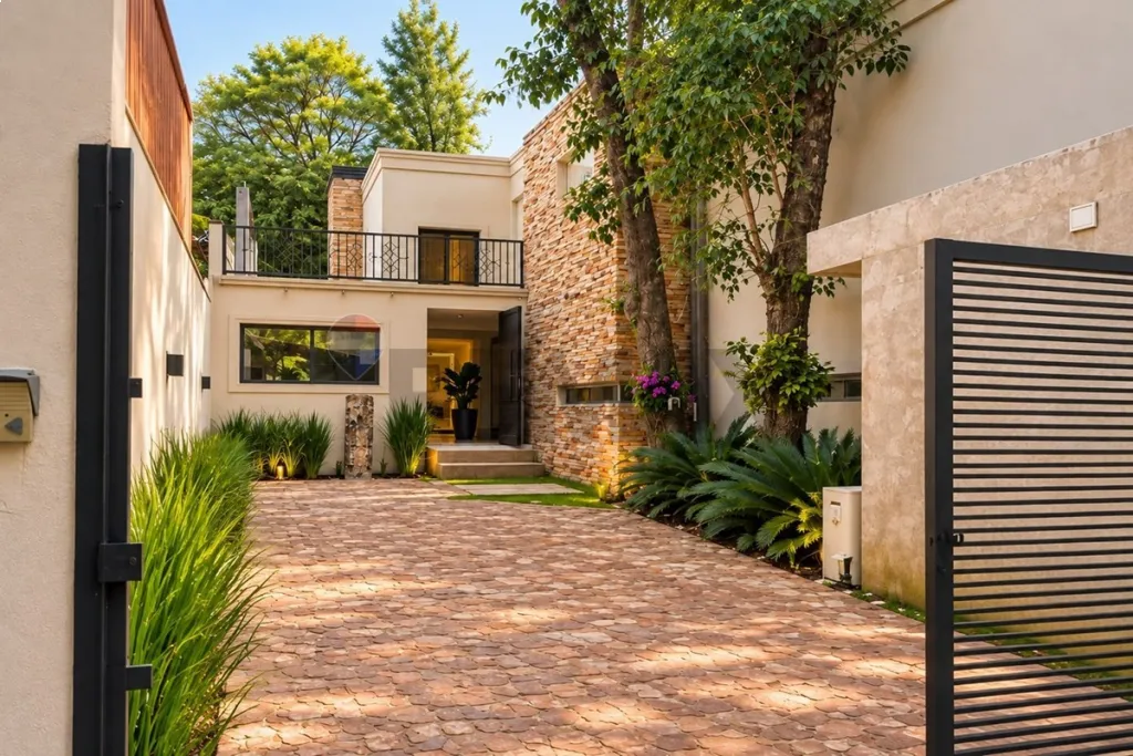 Vendo casa a 1 cuadra de la avenida del Yatch — photo 1