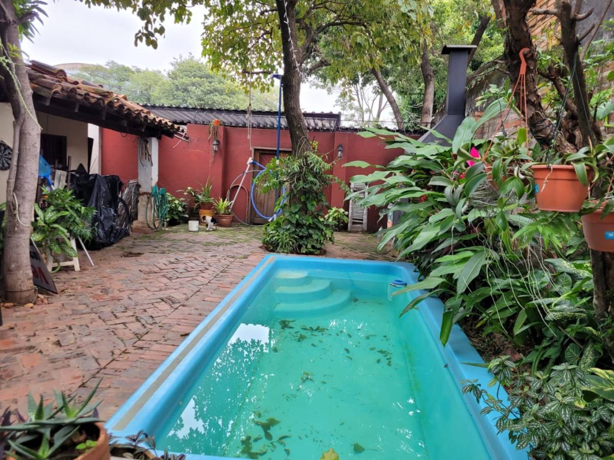 Vendo en el Bo. Tembetary Casa de 2 dormitorios — foto 1