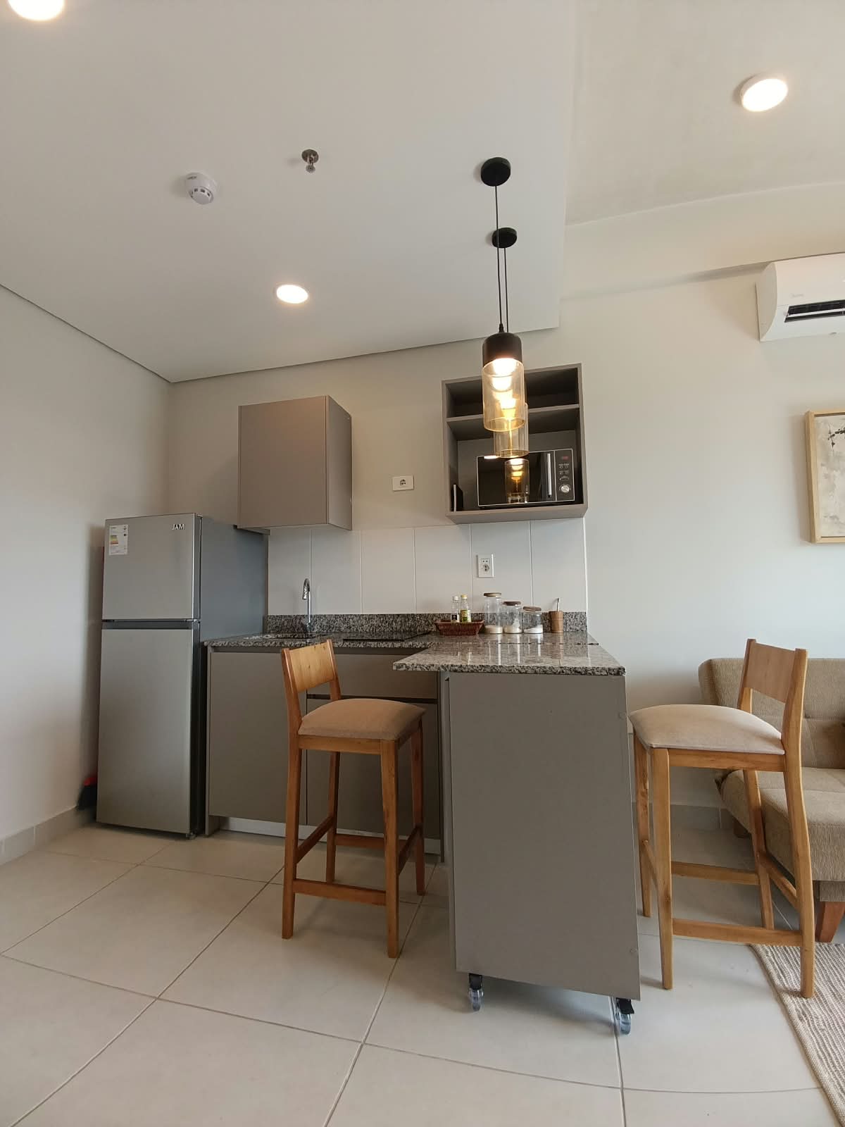 ALQUILO HERMOSO DEPARTAMENTO DE 1 HAB. AMOBLADO — foto 1