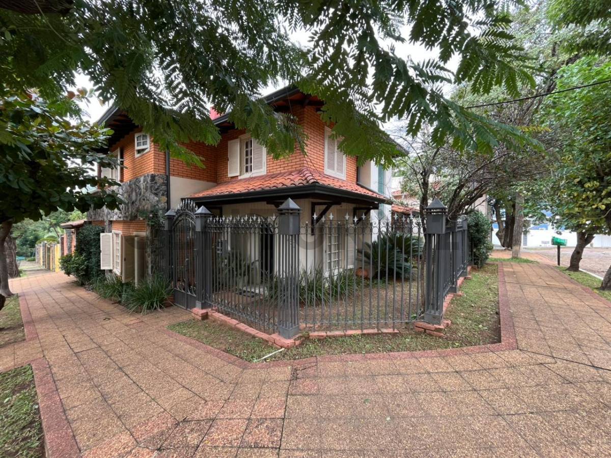 VENTA CASA DE 4 DORMITORIOS EN ZONA Bº FELICIDAD — foto 1