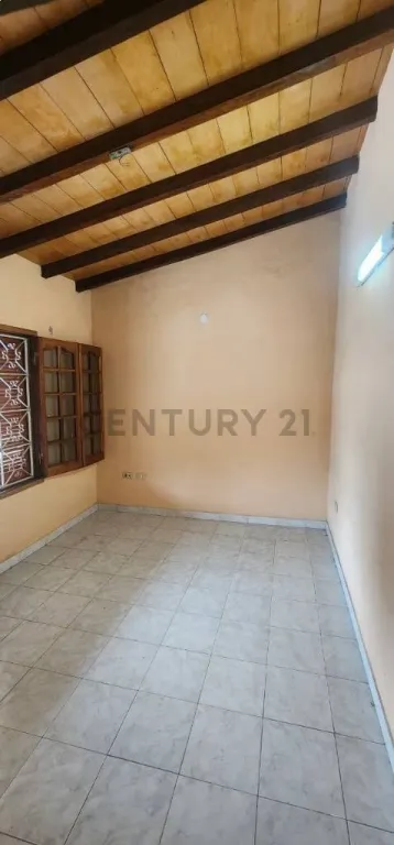 EN VENTA CASA EN UNA DE LAS MEJORES ZONAS DE BARRIO JARA — foto 1