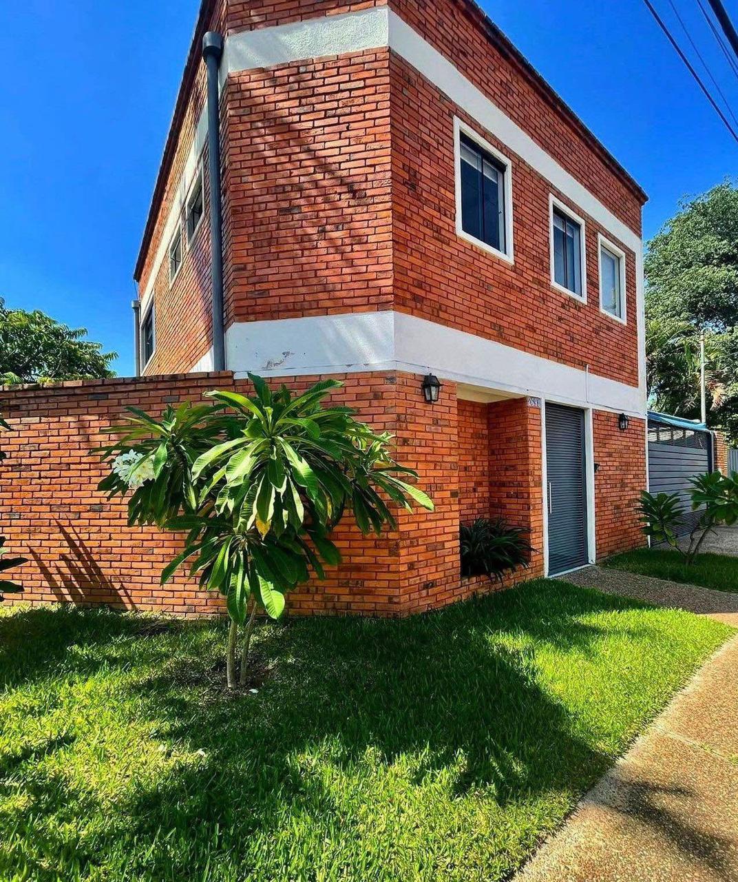 Vendo duplex en esquina en Ycua Sati — foto 1