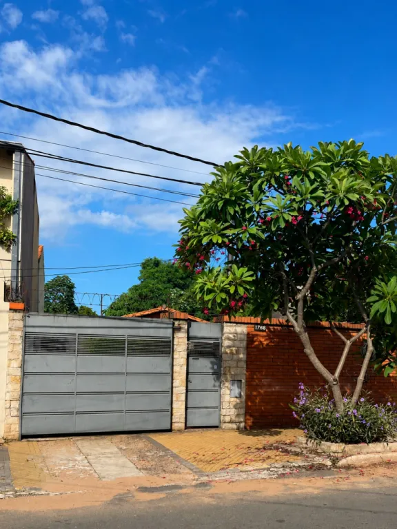 En venta casa en Barrio Nazareth - Asunción — foto 1
