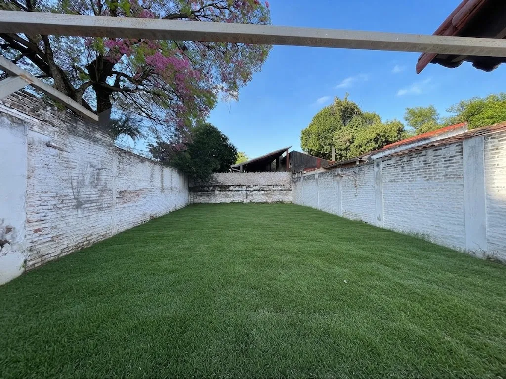 VENDO CASA RECICLADA A NUEVA - BARRIO JARA...!!! — foto 1
