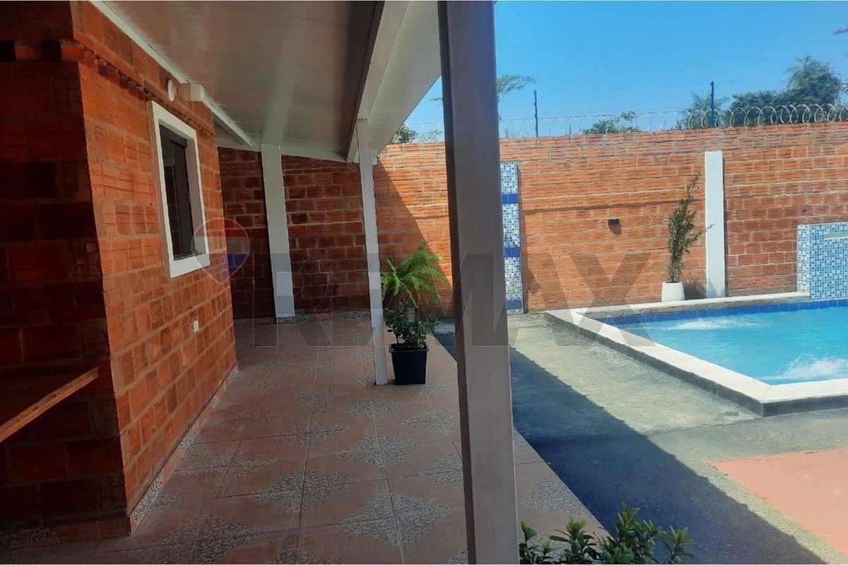 ¡Oportunidad Única! Espectacular Casa Quinta en Ñemby, a solo 2 cuadras de Acceso Sur – Tu Oasis de Tranquilidad y Confort. — foto 1