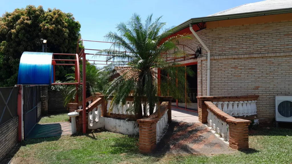 Vendo salón depósito en Luque. — foto 1