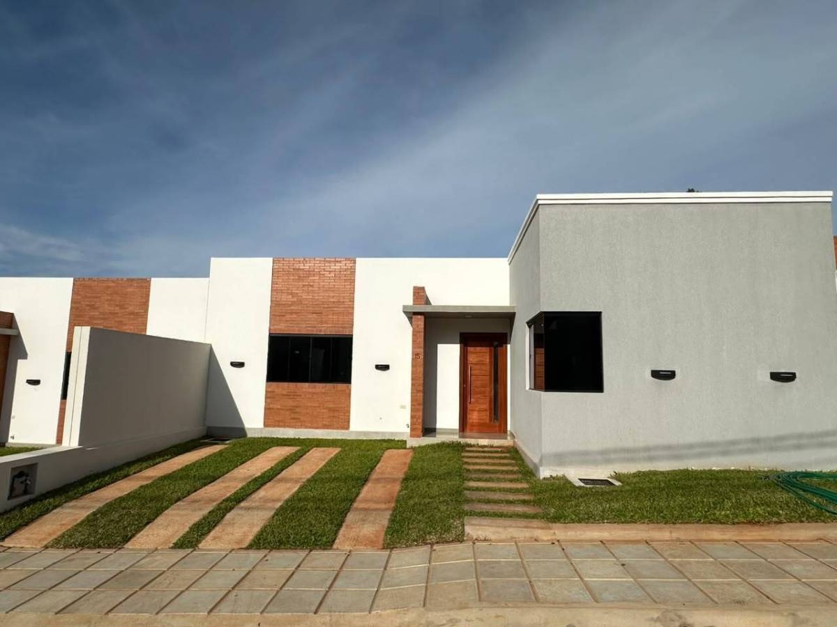 Vendo Casas en Barrio Cerrado en Luque : Condominio Cuenca Cañada Garay — foto 1