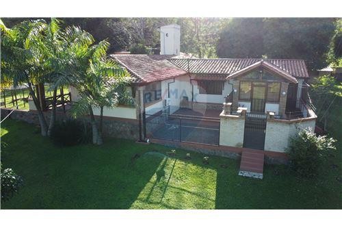 EN VENTA CASA EN ATYRA COMPAÑÍA CABAÑAS Propiedad de gran infraestructura en entorno natural — foto 1