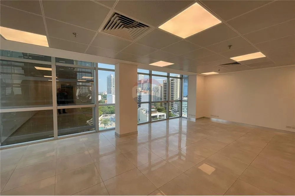 VENDO OFICINA SKYPARK – PISO 11 C – 80 M² — foto 1