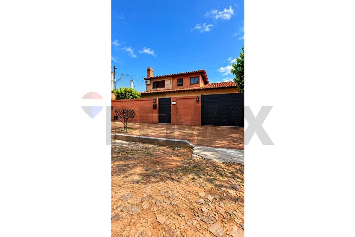 Casa - Venta - Lambaré, Central, Paraguay — Foto 1