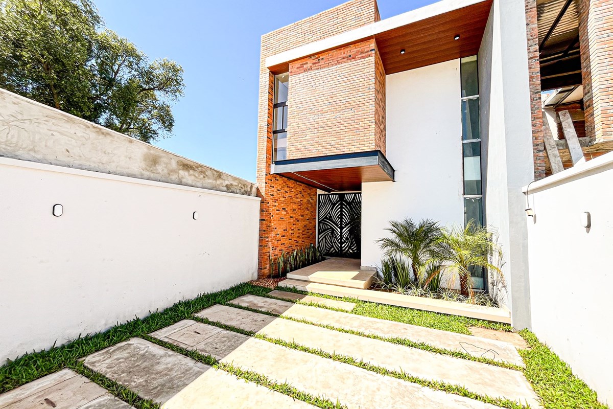 Vendo dúplex con piscina a estrenar en la ciudad de Luque, Cuarto Barrio, Zona residencial, a 3 minutos de la Conmebol, — foto 1