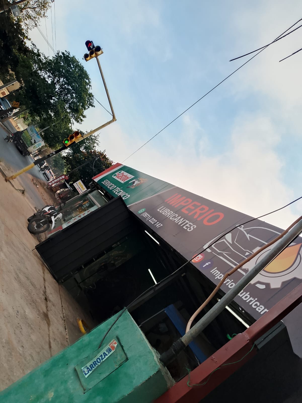 ¡Inversión Estratégica en Villa Elisa! Exclusivo Local Comercial en Esquina con Alto Potencial de Rentabilidad. — foto 1