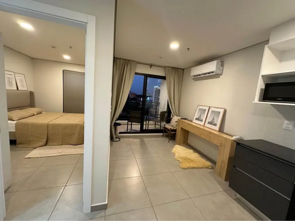 ALQUILER DE DEPTO SEMIEQUIPADO A ESTRENAR DE 1 DORMITORIO Z/ SHOPPING MARISCAL — photo 1