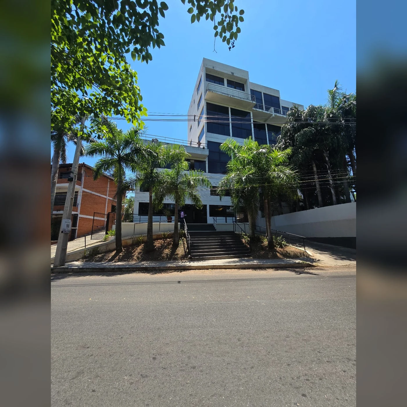 Macondo · Esterno dell’edificio