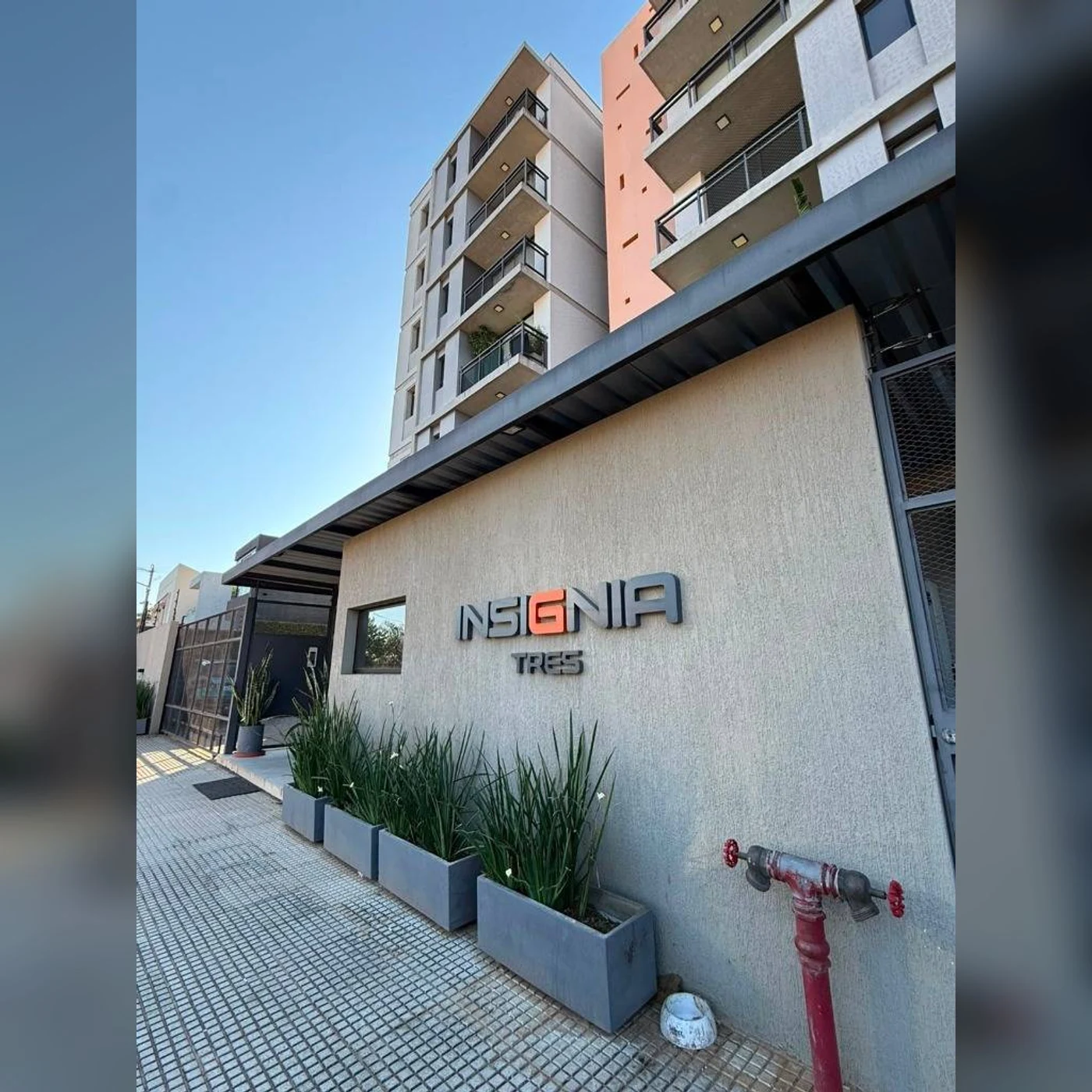 Insignia 3 · Esterno dell’edificio