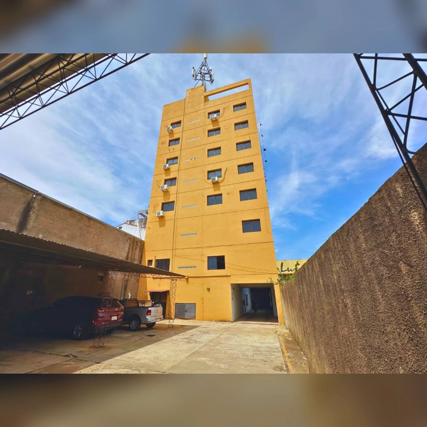 Lion · Esterno dell’edificio