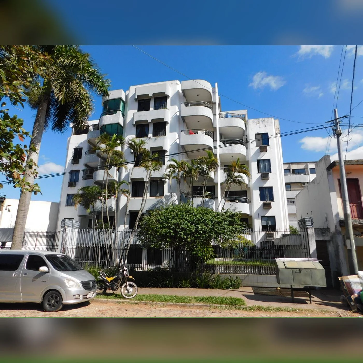Arami 1 · Esterno dell’edificio