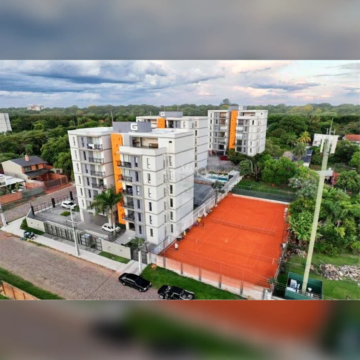 Insignia 4 · Esterno dell’edificio