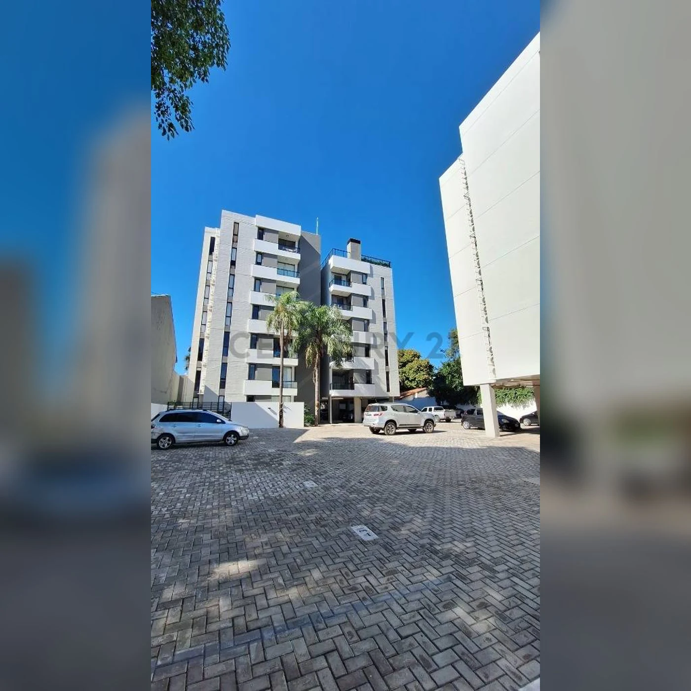 Insignia City II · Esterno dell’edificio