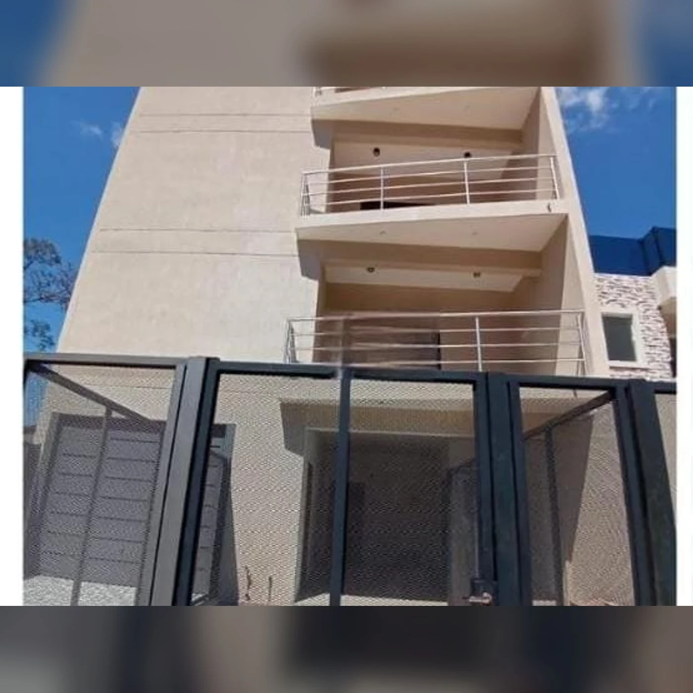 Korochire · Esterno dell’edificio