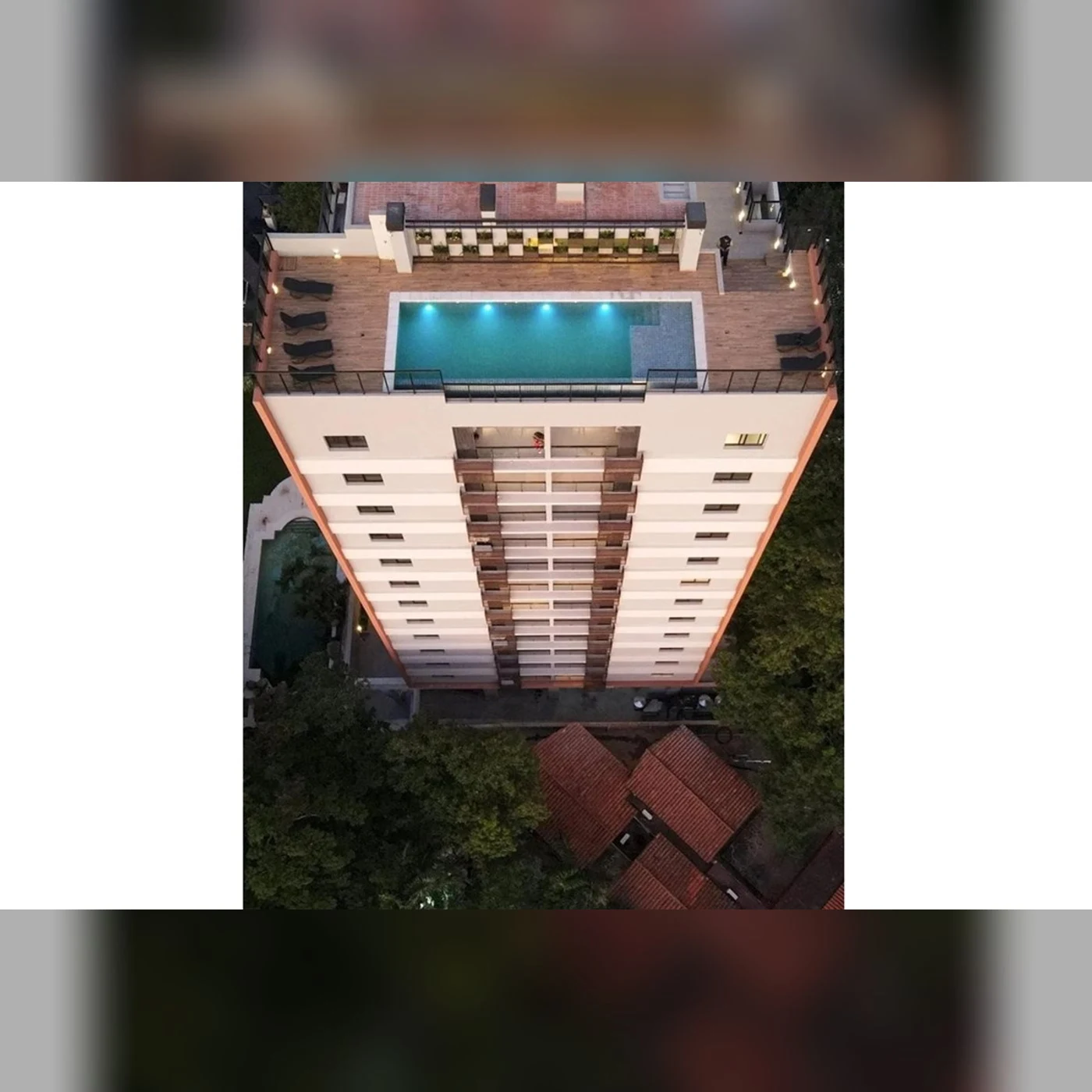 España LM · Esterno dell’edificio