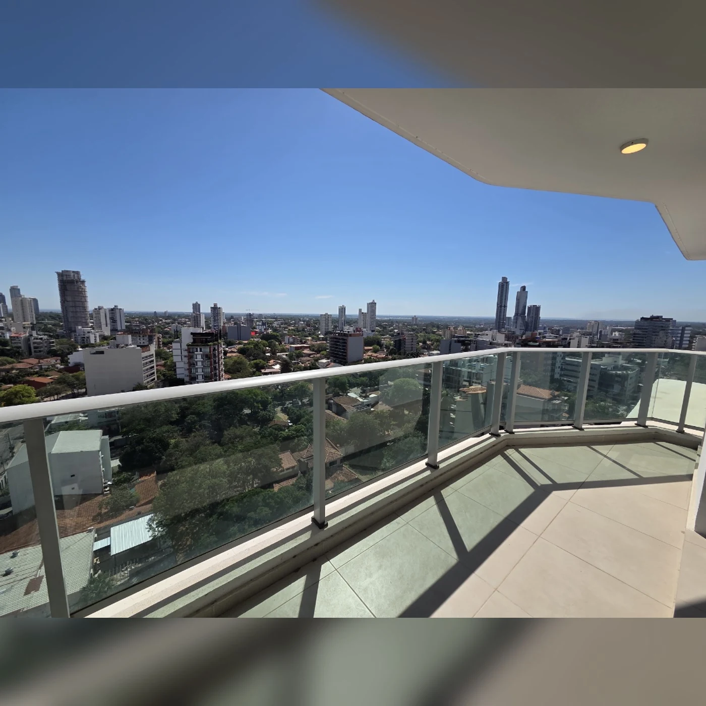 Home Palace Tower · Foto dell’annuncio
