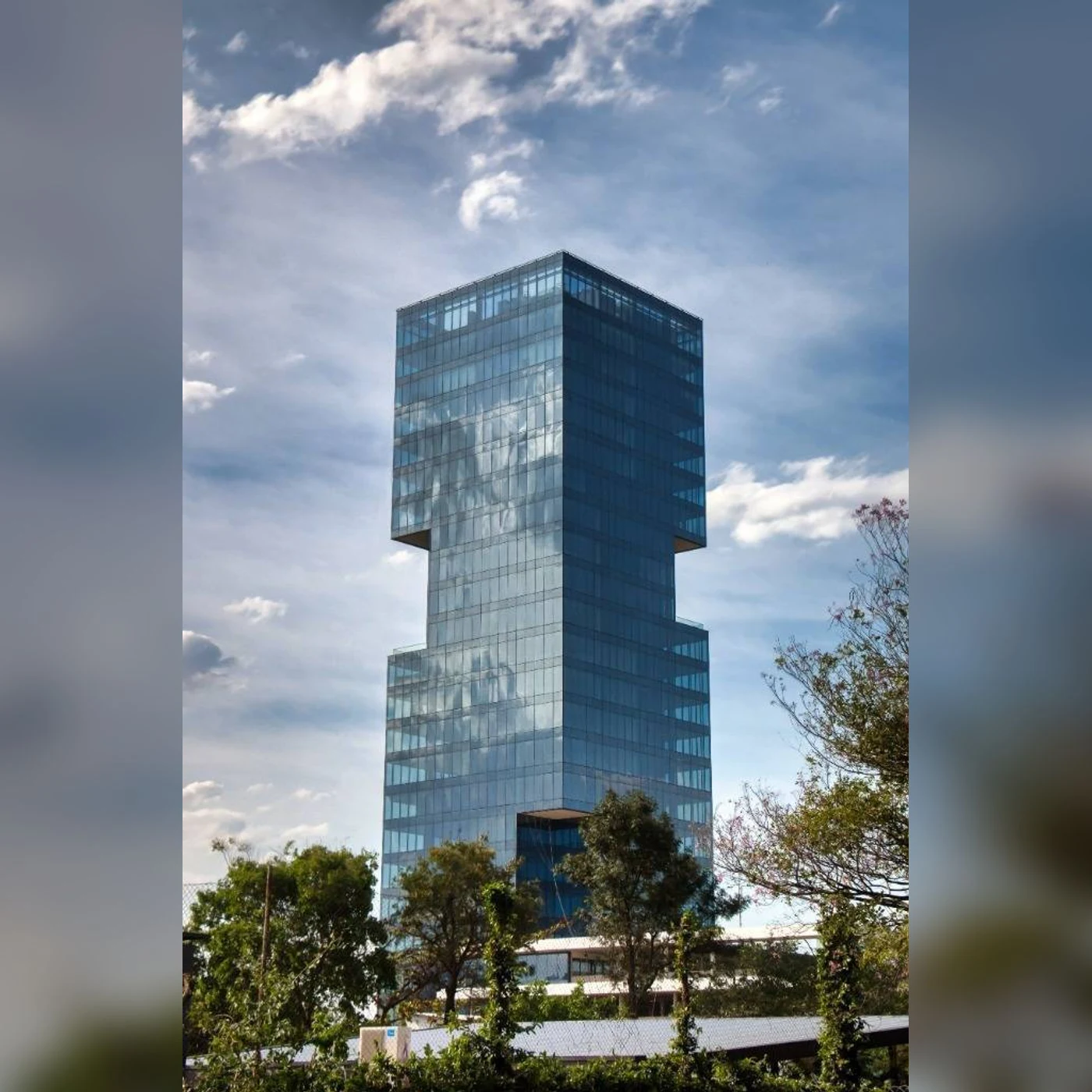Go Tower · Extérieur de l’immeuble